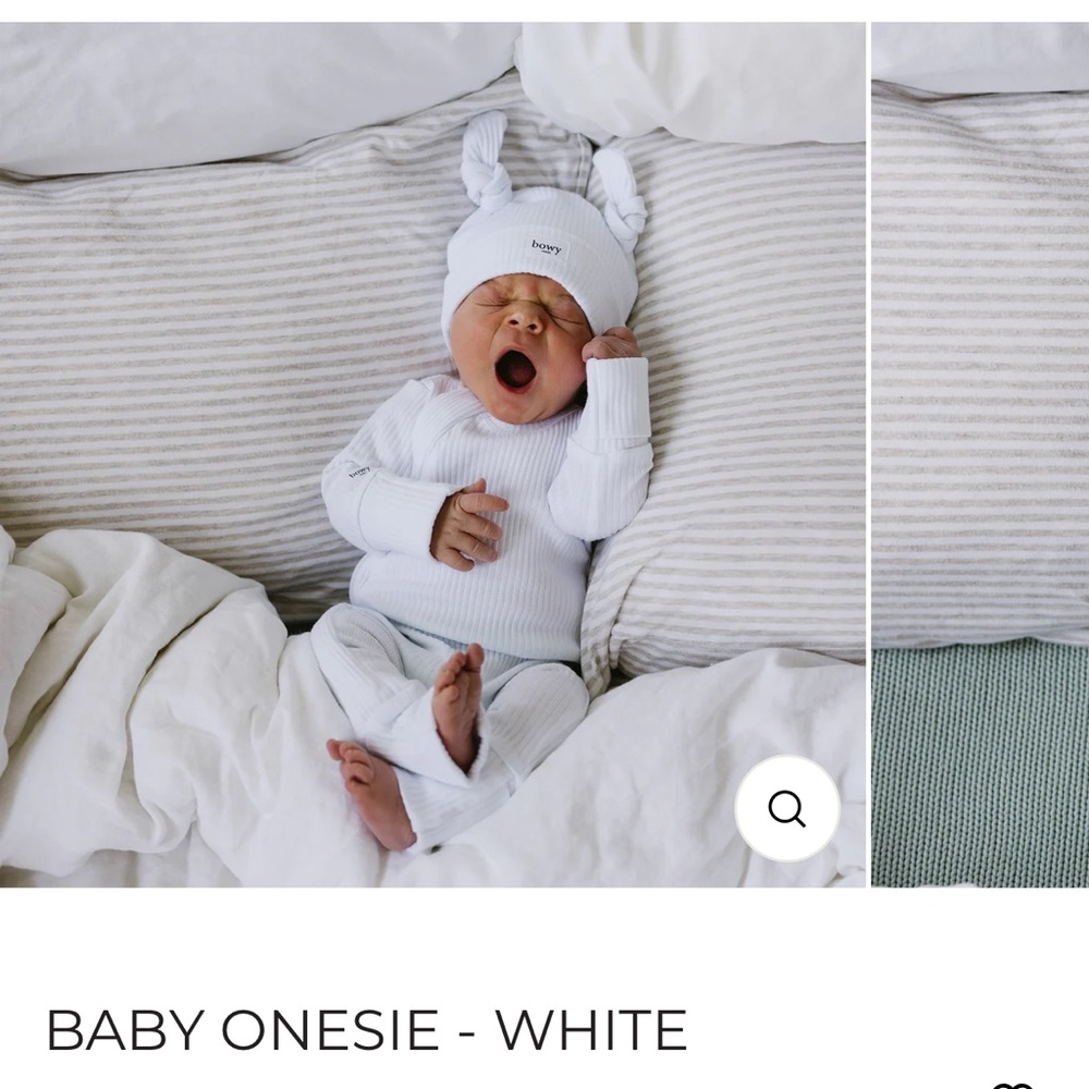 Bowy Made Onsie and double knot hat - White 0-3mo